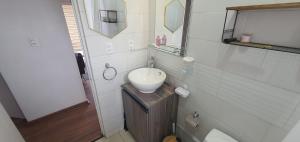 Afbeelding uit fotogalerij van Detached house on the second floor in Santiago