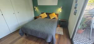 Afbeelding uit fotogalerij van Detached house on the second floor in Santiago