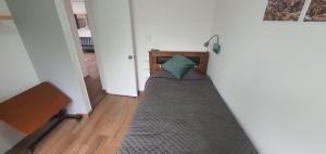 Afbeelding uit fotogalerij van Detached house on the second floor in Santiago +23 foto's