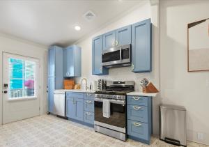 Kuchyň nebo kuchyňský kout v ubytování Nesting Escapes at Abercorn