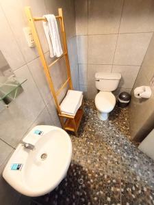 Phòng tắm tại Central Apart Hotel +31 ảnh