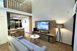 Et tv og/eller underholdning på Tiny House con Piscina Privada, AC and Starlink