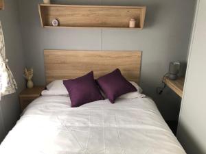 En eller flere senge i et værelse på Withamside Country Park