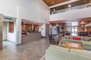 Lobbyen eller receptionen på Country Inn & Suites by Radisson Houston Westchase-Westheimer