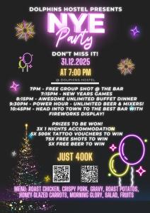 un prospectus pour une rave party avec un sapin de Noël dans l'établissement Riverside Hoi An, Dolphins Hostel, à Hội An