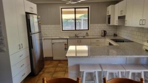 Køkken eller tekøkken på Holiday With Your Pet! Wifi