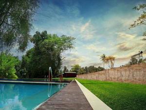 Bazén v ubytování Ma-Oya Retreat nebo v jeho okolí