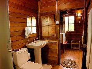 Koupelna v ubytování Ma-Oya Retreat + 30 fotografií