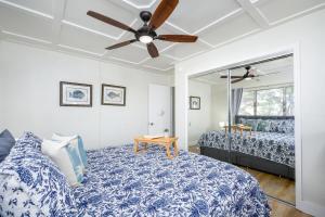 En eller flere senge i et værelse på Ocean View, Great Location, Across from Kamaole Beach 2 LSV13