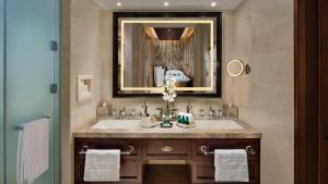 Koupelna v ubytování Aspen Chalets by Kempinski Hotel Mall of The Emirates
