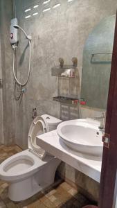 Phòng tắm tại LUCKY PAI Resort&Hostel