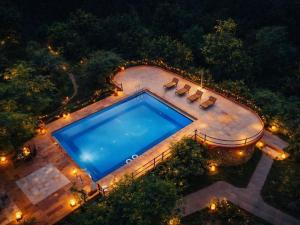 Hồ bơi trong/gần The Sky Imperial Jungle Camp Resort