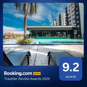 Bazén v ubytování Manhattan Suites Ipoh nebo v jeho okolí