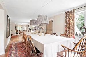 Khu vực ghế ngồi tại HAL484-Unnaryd-Yas-108 +15 ảnh