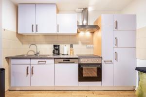 Nhà bếp/bếp nhỏ tại Zum Waldblick