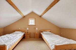 Giường trong phòng chung tại VGO787-Hacksvik-Hacksvik-1