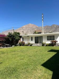 En generel udsigt til bjerge eller udsigt til bjerge taget fra feriehuset