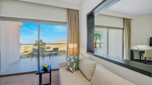 Et opholdsområde på Hyatt Place Taghazout Bay