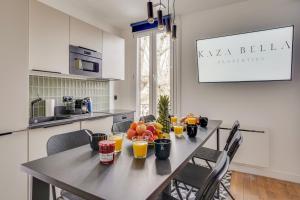 Køkken eller tekøkken på Maisons Alfort 8 Modern large apartment