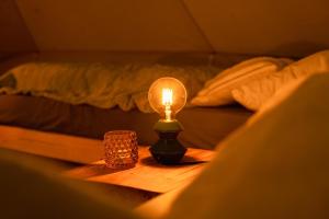 Billede fra billedgalleriet på Glamping belltent in het groen i Zeewolde + 23 billeder