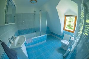 Et badeværelse på Rodinná chalupa Ostašovka Liberec + 22 billeder