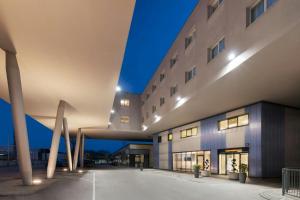 Tòa nhà nơi khách sạn tọa lạc