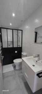 Et badeværelse på Le petit gîte de la butte