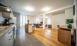 Kuchyň nebo kuchyňský kout v ubytování Paradis au bord de saone