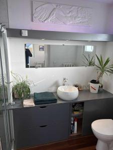 Koupelna v ubytování Clos de la filature sauna et bien-être