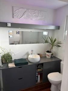 Koupelna v ubytování Clos de la filature sauna et bien-être