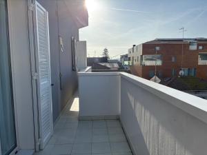 Ban công/sân hiên tại RESIDENZE PLANET - mansarda Terzo piano - Premium Villas