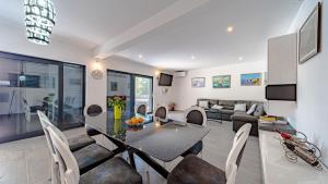 Et tv og/eller underholdning på Villa Angela by Villas Guide