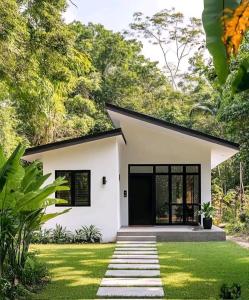 Vrt ispred objekta Palmire