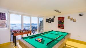 Biliár nebo kulečník v ubytování Villa Blue by Villas Guide