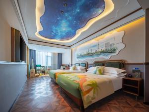 Postel nebo postele na pokoji v ubytování Nost algia S Hotel Tianjin Ancient Culture Street & The Five Avenues + 64 fotografií