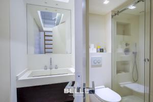 Et badeværelse på Magnifique studio, élégant, au cœur de Monaco