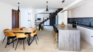 Kuchyň nebo kuchyňský kout v ubytování Villa Teuta by Villas Guide