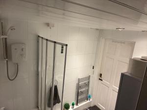 Et badeværelse på Room in Glasgow 20 mins away from city