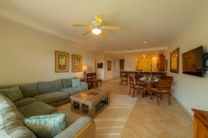 Et opholdsområde på Del Mar 3i 3 bdr Ocean View in Los Suenos