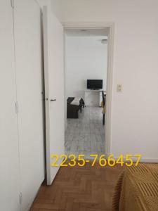 Et tv og/eller underholdning på Departamento 2 ambientes Plaza Colón