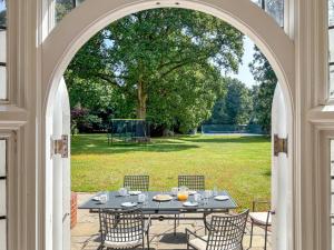 Galeriebild der Unterkunft 6 Bed in Haslemere oc-c34083 in Hindhead