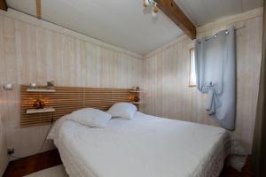 En eller flere senge i et værelse på Little ranch