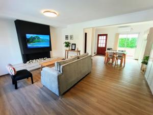 TV/trung tâm giải trí tại Solares Chascomús