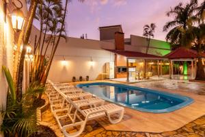 Swimmingpoolen hos eller tæt på Nana Suites