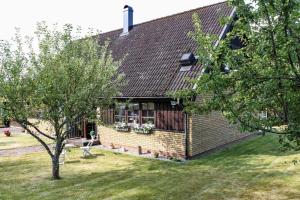 En have udenfor JON872-Hjaeltevad-Hasselvaegen-2