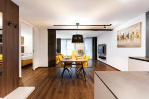 Et opholdsområde på Gerharts Premium City Living - center of Brixen with free parking and Brixencard