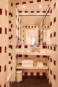 Phòng tắm tại Hotel Maison Monceau