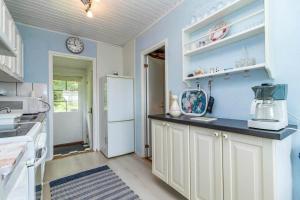 Køkken eller tekøkken på VGO880-Holsljunga-Hoegshult-3 + 10 billeder