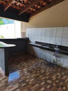 Køkken eller tekøkken på Casa Com Piscina Temporada