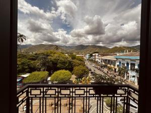 En generel udsigt til bjerge eller udsigt til bjerge taget fra hotellet